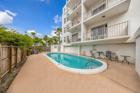 Снять в аренду кондоминиум в Майами-Бич, Флорида 1 спальня, 70.61м2, № 1948152 - фото 23