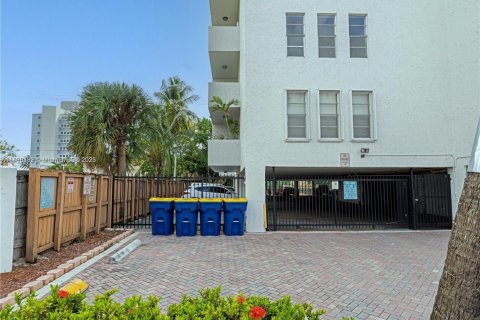 Снять в аренду кондоминиум в Майами-Бич, Флорида 1 спальня, 70.61м2, № 1948152 - фото 13