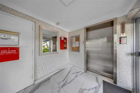 Снять в аренду кондоминиум в Майами-Бич, Флорида 1 спальня, 70.61м2, № 1948152 - фото 25