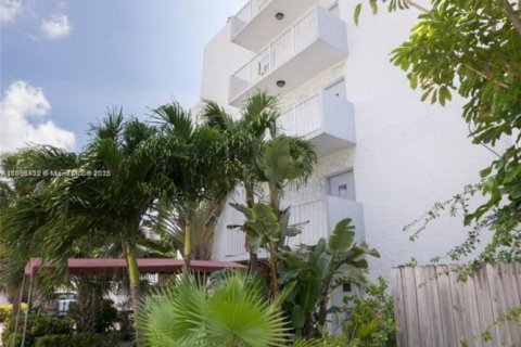 Снять в аренду кондоминиум в Майами-Бич, Флорида 1 спальня, 70.61м2, № 1948152 - фото 16