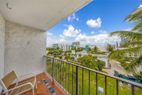 Снять в аренду кондоминиум в Майами-Бич, Флорида 1 спальня, 70.61м2, № 1948152 - фото 30