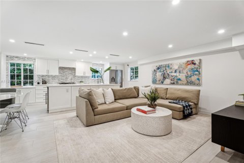 Condominio en alquiler en Miami Beach, Florida, 4 dormitorios, 170.01 m2 № 1996920 - foto 8