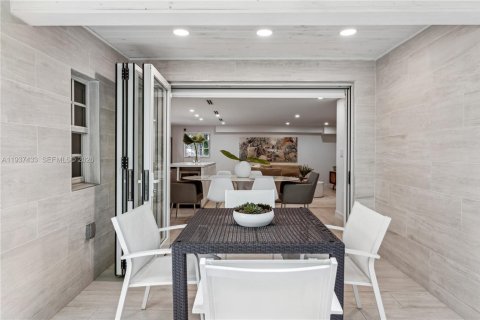 Condominio en alquiler en Miami Beach, Florida, 4 dormitorios, 170.01 m2 № 1996920 - foto 2