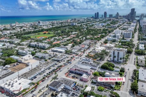 Condominio en alquiler en Miami Beach, Florida, 4 dormitorios, 170.01 m2 № 1996920 - foto 27
