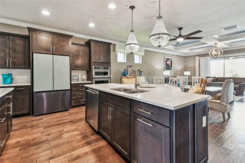 House in Fish Hawk, Florida 4 bedrooms, 283.35 sq.m. № 1767123 - photo 10