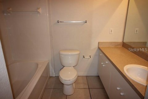 Condo in Tampa, Florida, 2 bedrooms  № 1850285 - photo 10