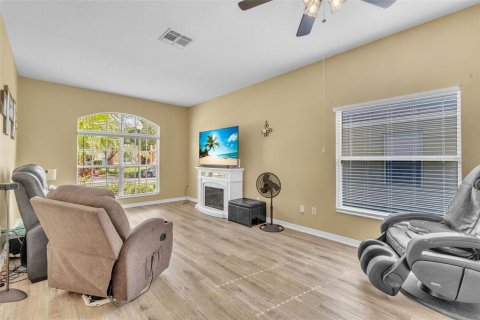 Casa en venta en Orlando, Florida, 5 dormitorios, 248.23 m2 № 1916258 - foto 5