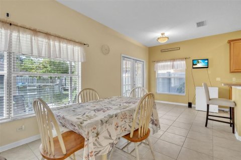 Casa en venta en Orlando, Florida, 5 dormitorios, 248.23 m2 № 1916258 - foto 9