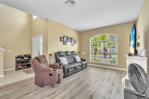 Casa en venta en Orlando, Florida, 5 dormitorios, 248.23 m2 № 1916258 - foto 4