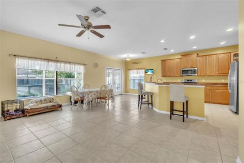 Casa en venta en Orlando, Florida, 5 dormitorios, 248.23 m2 № 1916258 - foto 7