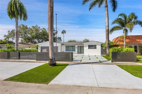 Casa en venta en Hollywood, Florida, 3 dormitorios, 160.35 m2 № 1938602 - foto 1