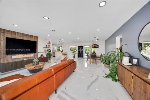 Casa en venta en Hollywood, Florida, 3 dormitorios, 160.35 m2 № 1938602 - foto 5