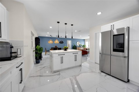 Casa en venta en Hollywood, Florida, 3 dormitorios, 160.35 m2 № 1938602 - foto 19