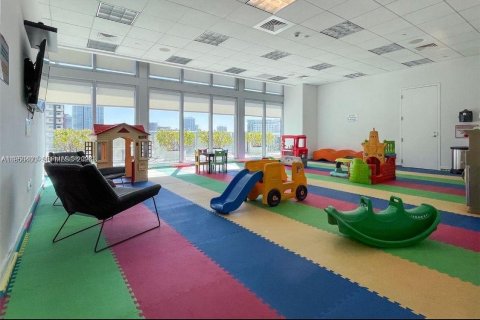 Снять в аренду кондоминиум в Майами, Флорида 2 спальни, 102.75м2, № 2005883 - фото 16