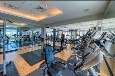 Снять в аренду кондоминиум в Майами, Флорида 2 спальни, 102.75м2, № 2005883 - фото 17