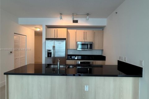 Снять в аренду кондоминиум в Майами, Флорида 2 спальни, 102.75м2, № 2005883 - фото 3