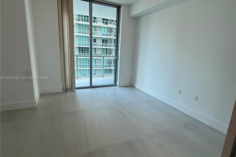 Снять в аренду кондоминиум в Майами, Флорида 2 спальни, 102.75м2, № 2005883 - фото 7