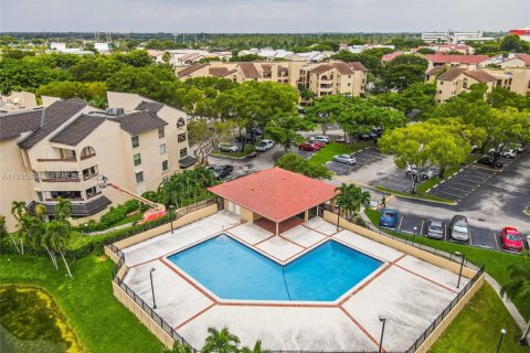 Condominio en alquiler en Miami, Florida, 2 dormitorios, 111.48 m2 № 1993946 - foto 24