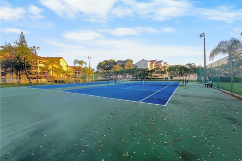 Condominio en alquiler en Miami, Florida, 2 dormitorios, 111.48 m2 № 1993946 - foto 22