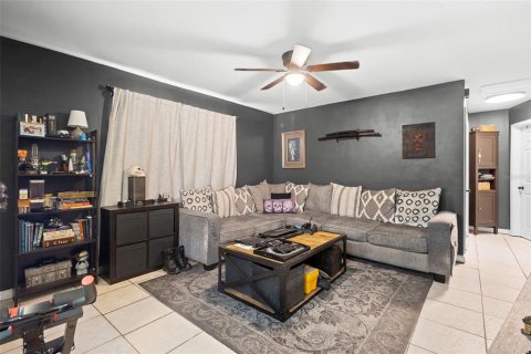Villa ou maison à vendre à Deltona, Floride: 2 chambres, 78.41 m2 № 2143875 - photo 12