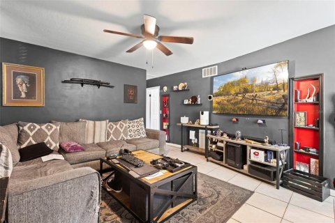 Villa ou maison à vendre à Deltona, Floride: 2 chambres, 78.41 m2 № 2143875 - photo 11