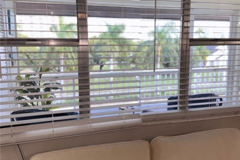 Copropriété à vendre à Hallandale Beach, Floride: 2 chambres, 89.65 m2 № 1976680 - photo 19