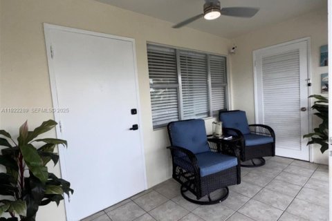 Copropriété à vendre à Hallandale Beach, Floride: 2 chambres, 89.65 m2 № 1976680 - photo 5