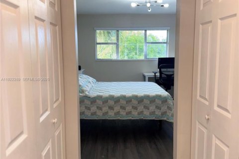 Copropriété à vendre à Hallandale Beach, Floride: 2 chambres, 89.65 m2 № 1976680 - photo 15
