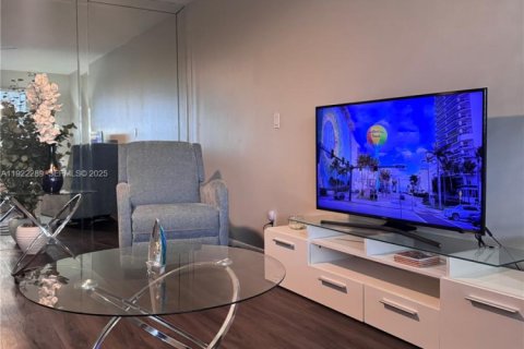Copropriété à vendre à Hallandale Beach, Floride: 2 chambres, 89.65 m2 № 1976680 - photo 7
