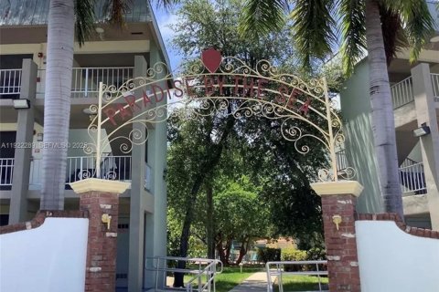 Copropriété à vendre à Hallandale Beach, Floride: 2 chambres, 89.65 m2 № 1976680 - photo 21