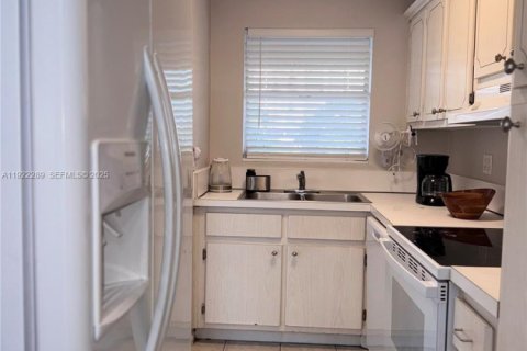 Copropriété à vendre à Hallandale Beach, Floride: 2 chambres, 89.65 m2 № 1976680 - photo 11