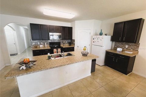 Villa ou maison à louer à Winter Haven, Floride: 4 chambres, 171.96 m2 № 2434983 - photo 6