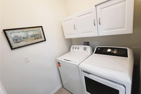 Villa ou maison à louer à Winter Haven, Floride: 4 chambres, 171.96 m2 № 2434983 - photo 12