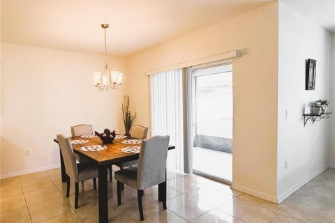 Villa ou maison à louer à Winter Haven, Floride: 4 chambres, 171.96 m2 № 2434983 - photo 10