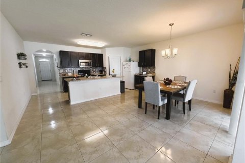 Villa ou maison à louer à Winter Haven, Floride: 4 chambres, 171.96 m2 № 2434983 - photo 7