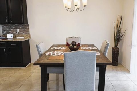 Villa ou maison à louer à Winter Haven, Floride: 4 chambres, 171.96 m2 № 2434983 - photo 9