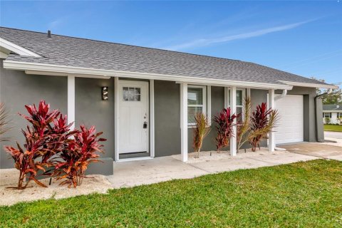 House in Bradenton, Florida 3 bedrooms, 113.62 sq.m. № 1565544 - photo 2