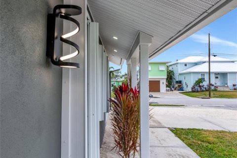 House in Bradenton, Florida 3 bedrooms, 113.62 sq.m. № 1565544 - photo 5
