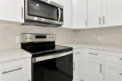 House in Bradenton, Florida 3 bedrooms, 113.62 sq.m. № 1565544 - photo 10