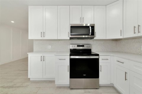 House in Bradenton, Florida 3 bedrooms, 113.62 sq.m. № 1565544 - photo 12