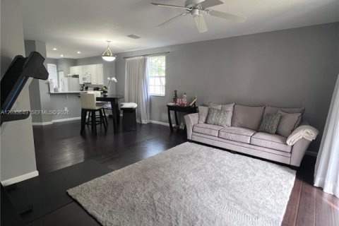 Adosado en venta en Plantation, Florida, 3 dormitorios, 155.33 m2 № 2078010 - foto 6
