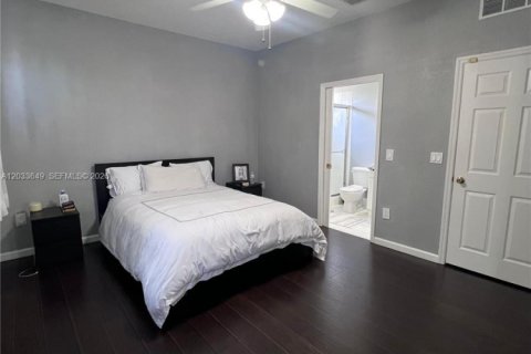 Adosado en venta en Plantation, Florida, 3 dormitorios, 155.33 m2 № 2078010 - foto 24