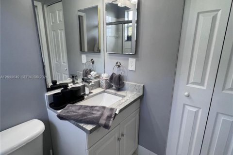 Adosado en venta en Plantation, Florida, 3 dormitorios, 155.33 m2 № 2078010 - foto 29