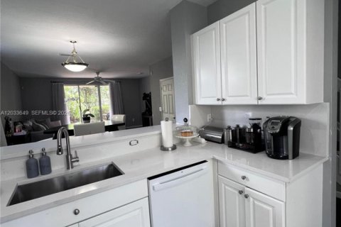 Adosado en venta en Plantation, Florida, 3 dormitorios, 155.33 m2 № 2078010 - foto 2