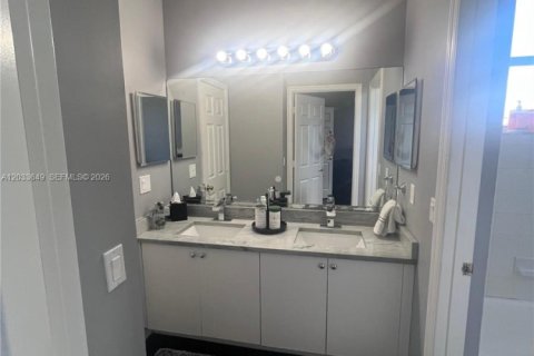 Adosado en venta en Plantation, Florida, 3 dormitorios, 155.33 m2 № 2078010 - foto 17