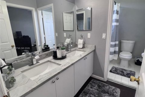 Adosado en venta en Plantation, Florida, 3 dormitorios, 155.33 m2 № 2078010 - foto 9