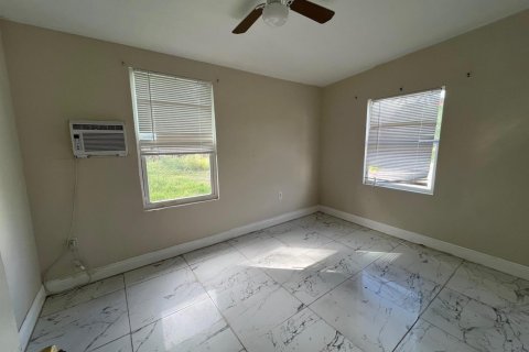 Casa en alquiler en Miami, Florida, 2 dormitorios, 58.34 m2 № 2147248 - foto 5