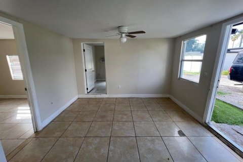 Casa en alquiler en Miami, Florida, 2 dormitorios, 58.34 m2 № 2147248 - foto 9