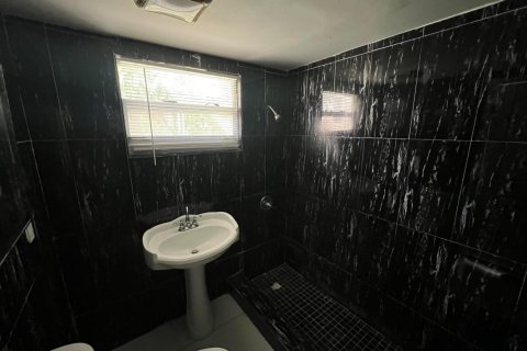 Casa en alquiler en Miami, Florida, 2 dormitorios, 58.34 m2 № 2147248 - foto 8