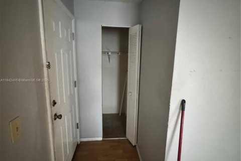 Condo in Pompano Beach, Florida, 1 bedroom  № 1834149 - photo 7